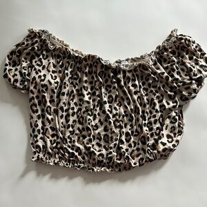 H&M Black and White Puff Sleeve Ruched Blouse